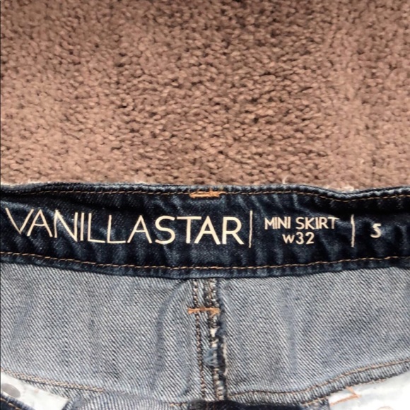 Mini skirt jean material. - Picture 2 of 2